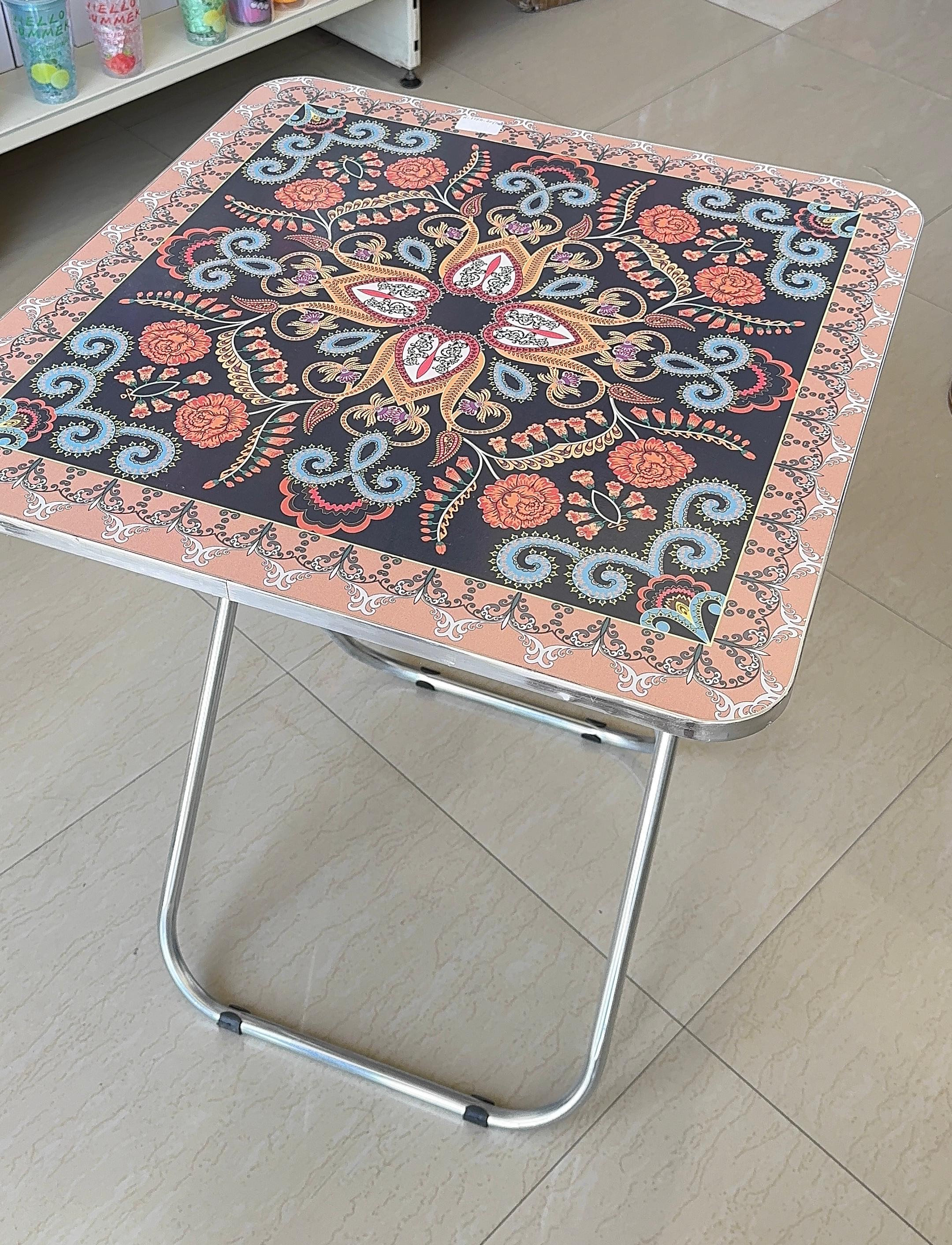 Classic Floral Design Table