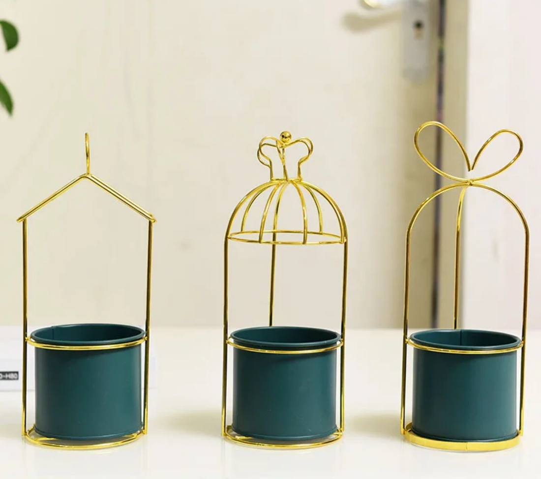 Metal planter