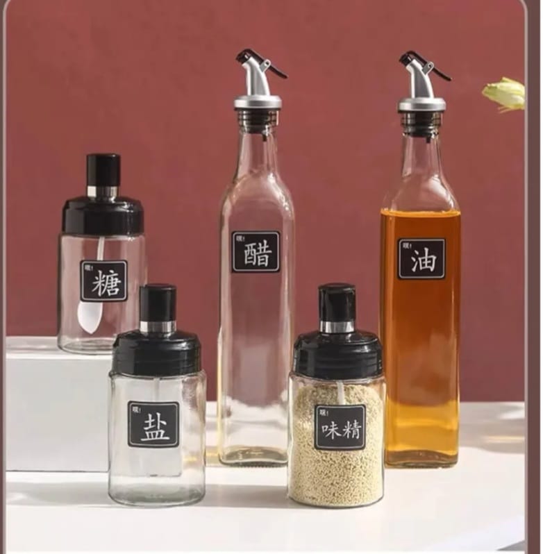 Set oil bottles