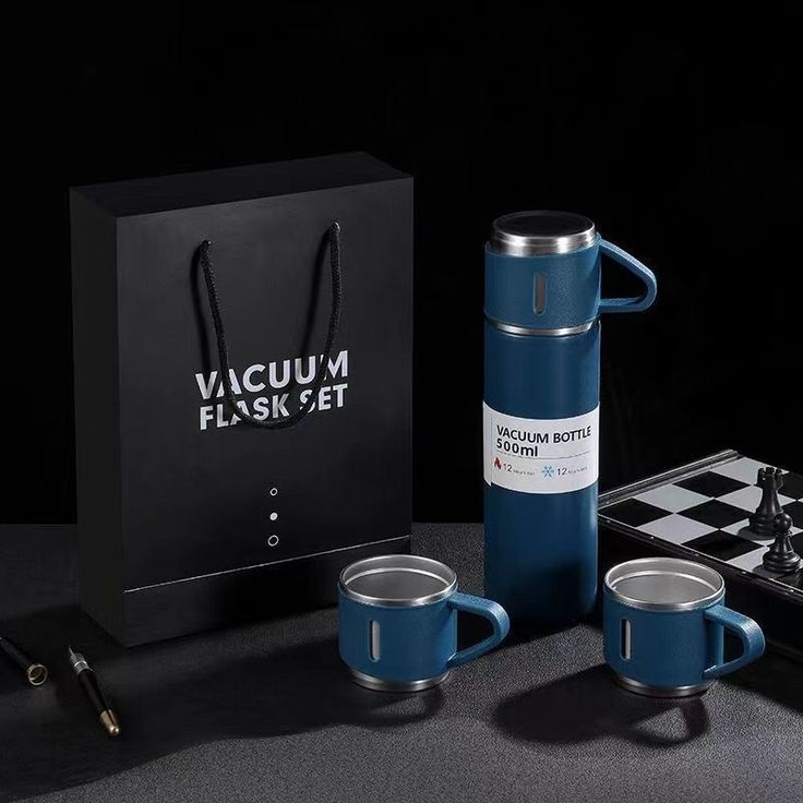 Stainless Steel Thermo Vaccume Insulated Flask Hot and Cold with 2 Mugs