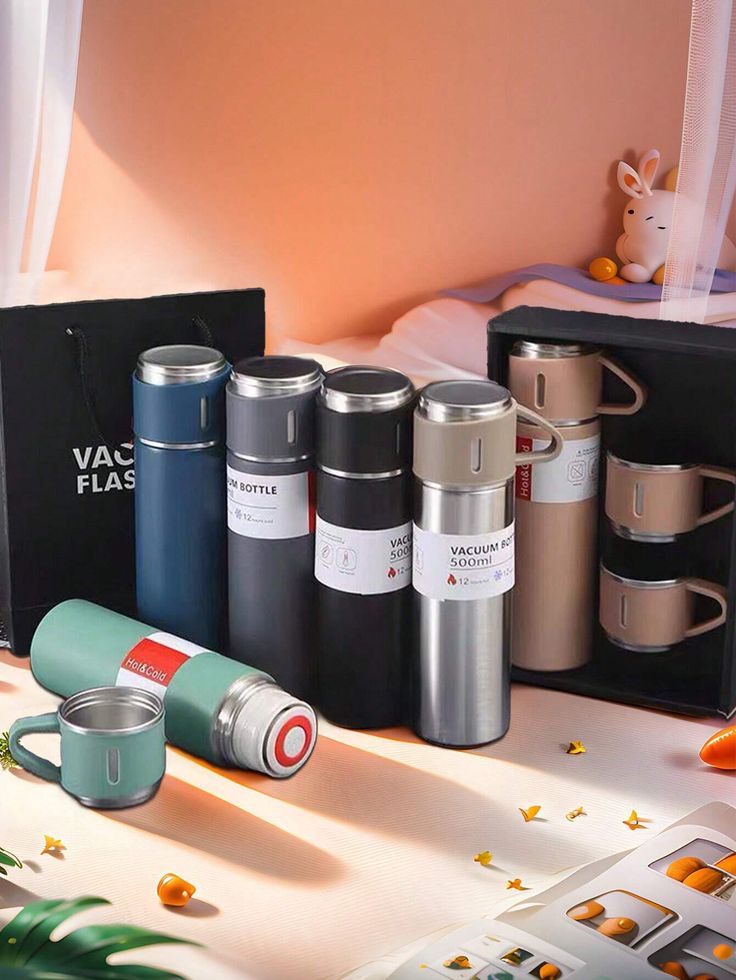 Stainless Steel Thermo Vaccume Insulated Flask Hot and Cold with 2 Mugs